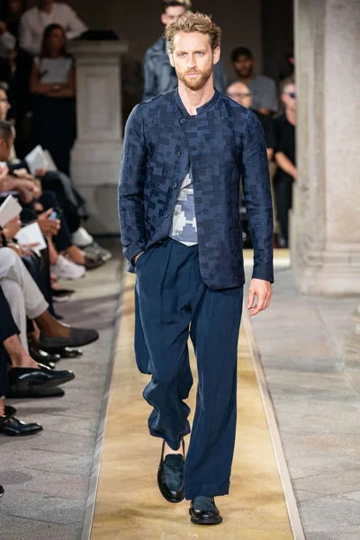 Look 34